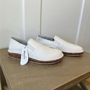 NWT Women’s Birkenstock Callan, slip on shoe white size 6